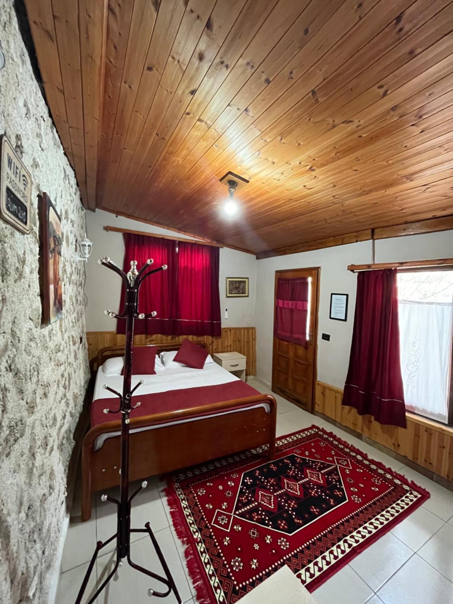 Rooms Emiliano Castle Of Kruja Exterior foto